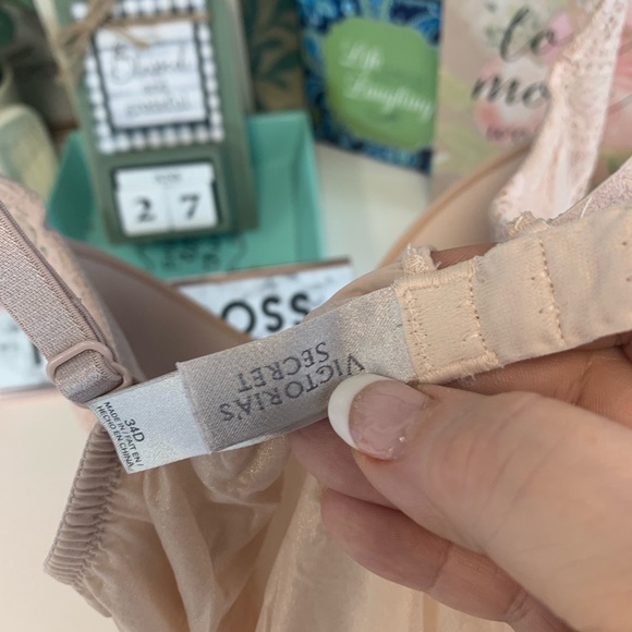 Victoria’s Secret Beige/Cream Slip Dress size 34D - Picture 2 of 16